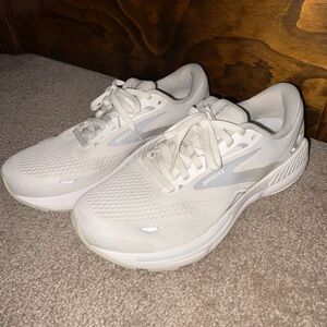 Brooks Adrenaline GTS 23 Women's White and Gray Running Shoe - Size 8.5